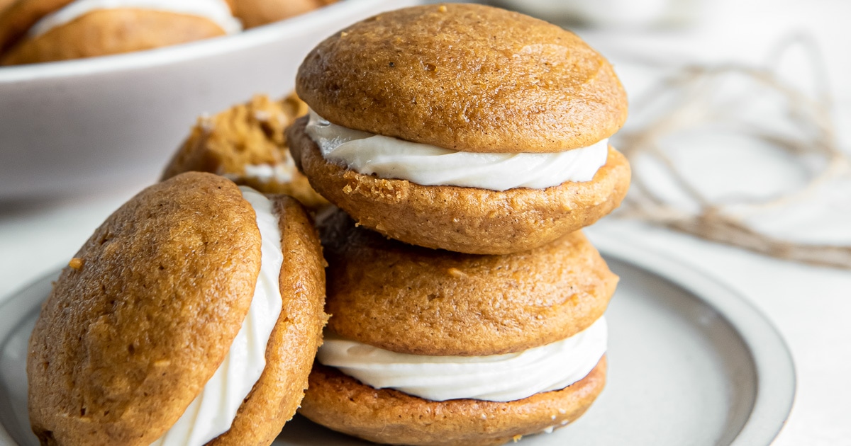 Easy Pumpkin Whoopie Pies: Soft, Spiced, and Perfect for Fall